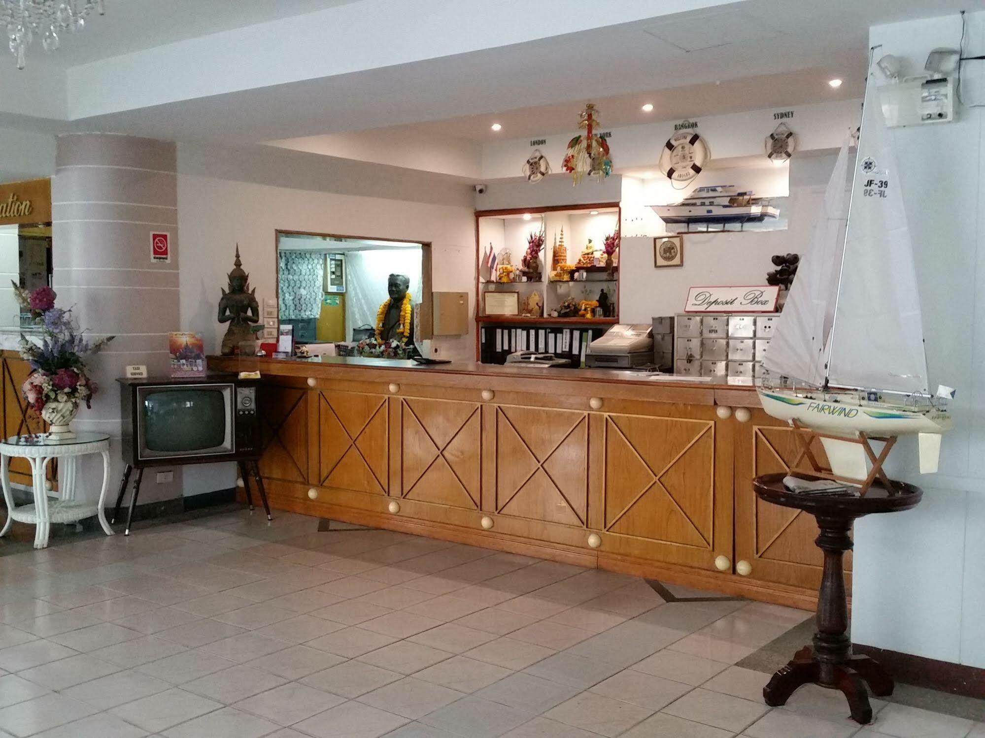 Nautical Inn Паттая Екстер'єр фото